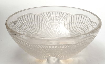 Lot 103 - Lalique ''Coquilles' pattern small bowl