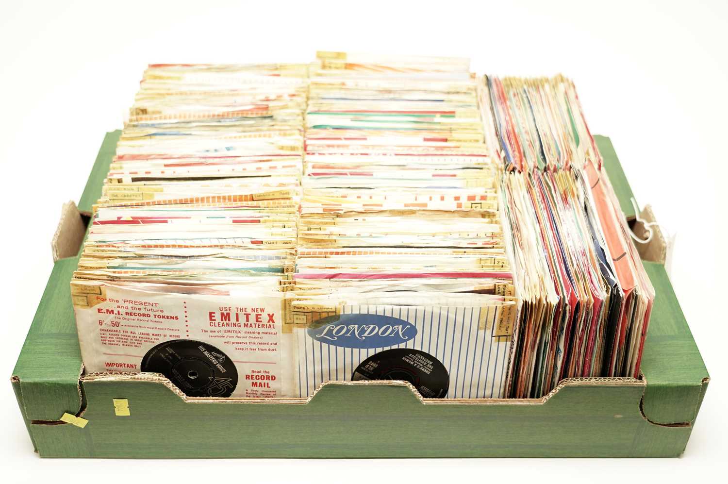 Lot 532 - A large collection of 1960's 7" singles