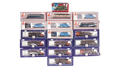 Lot 672 - Lima 00-gauge rolling stock