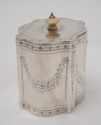 Lot 336 - A George III tea caddy