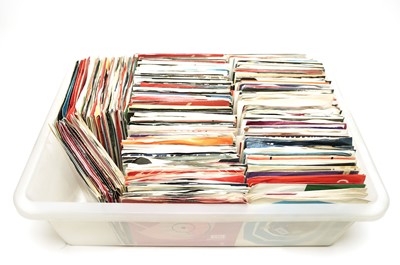 Lot 540 - A large collection of 1970's 7" singles