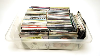 Lot 541 - A large collection of 1980's and 1990's 7" singles