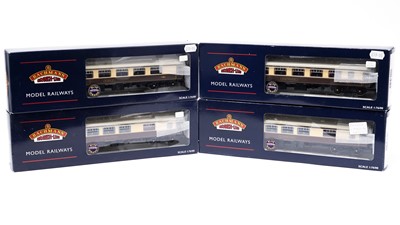 Lot 722 - Bachmann 00-gauge BR MK1 Pullman coaches