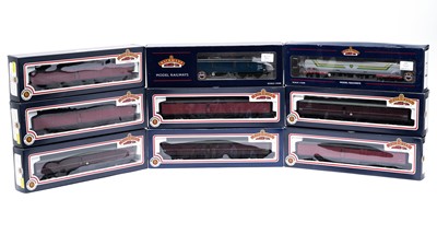 Lot 724 - Bachmann 00-gauge rolling stock