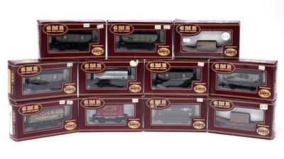 Lot 734 - GMR Airfix 00-gauge rolling stock