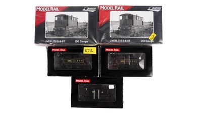 Lot 756 - Model Rail by Rapido Trains 00-gauge Sentinels