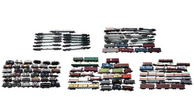 Lot 773 - A large selection of 00-gauge rolling stock