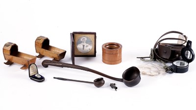 Lot 153 - A selection of collectibles and other items