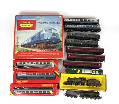 Lot 240 - A collection of Hornby Railways models