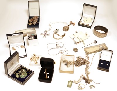 Lot 534 - A selection of jewellery