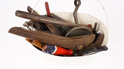 Lot 275 - Assorted tools and collectibles