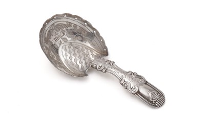 Lot 300 - A George IV engraved "pastern hoof" caddy spoon