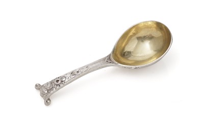 Lot 302 - A Victorian caddy spoon