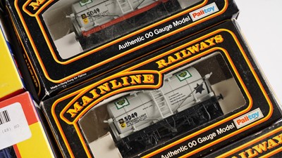 Lot 507 - Life-Like Trains and Palitoy Mainline Railways 00-gauge rolling stock