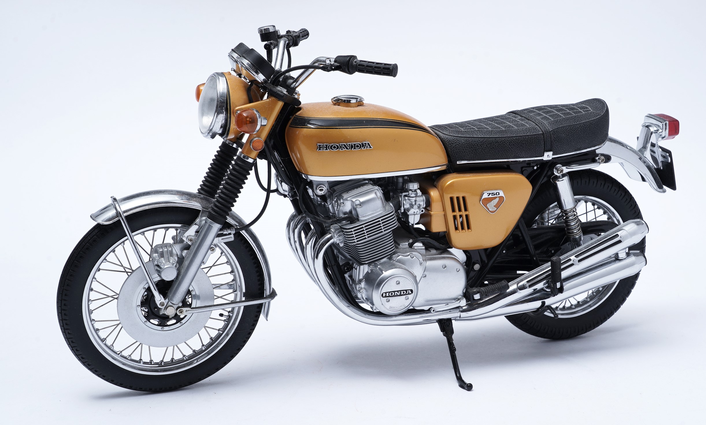 No549 バイク MINICHAMPS 1/6 Hnnda CB 750