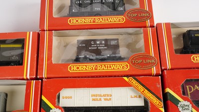 Lot 518 - Hornby 00-gauge rolling stock