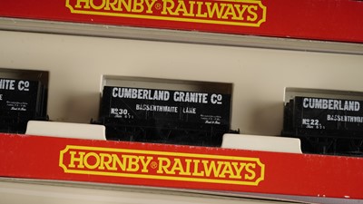 Lot 520 - Hornby 00-gauge rolling stock