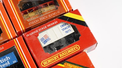 Lot 525 - Hornby Railways 00-gauge rolling stock