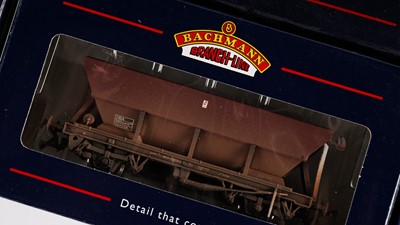 Lot 531 - Bachmann 00 gauge rolling stock