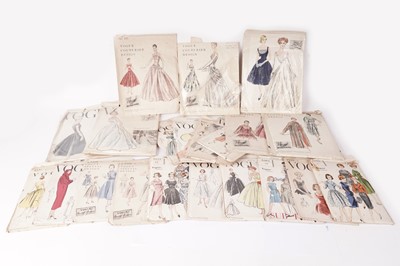 Lot 982 - 1950s Vogue sewing patterns