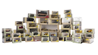 Lot 848 - A selection of Oxford diecast military and commercial vehicles