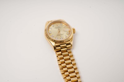 Lot 1033 - Rolex Oyster Perpetual Datejust: a lady's 18ct yellow gold cased automatic wristwatch