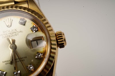 Lot 1033 - Rolex Oyster Perpetual Datejust: a lady's 18ct yellow gold cased automatic wristwatch