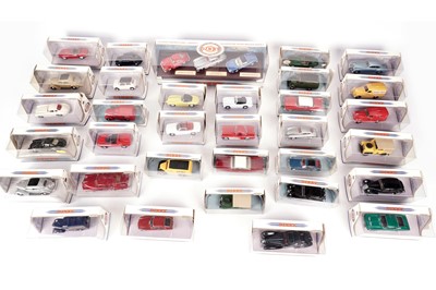 Lot 1010 - A collection of Dinky Matchbox diecast model vehicles