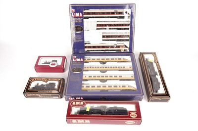 Lot 807 - A selection of 00-gauge locomotives, various makers