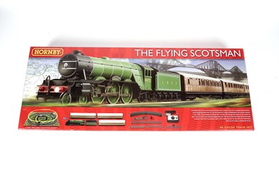 Lot 800 - Hornby 00-gauge model railway set