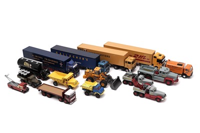 Lot 993 - A selection of diecast model haulage and other vehicles