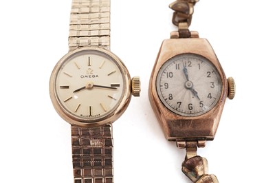 Lot 590 - A cocktail watch and pocket watch