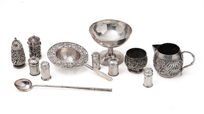 Lot 236 - Small items of Chinese silver
