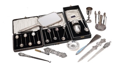 Lot 507 - A collection of various small silver items