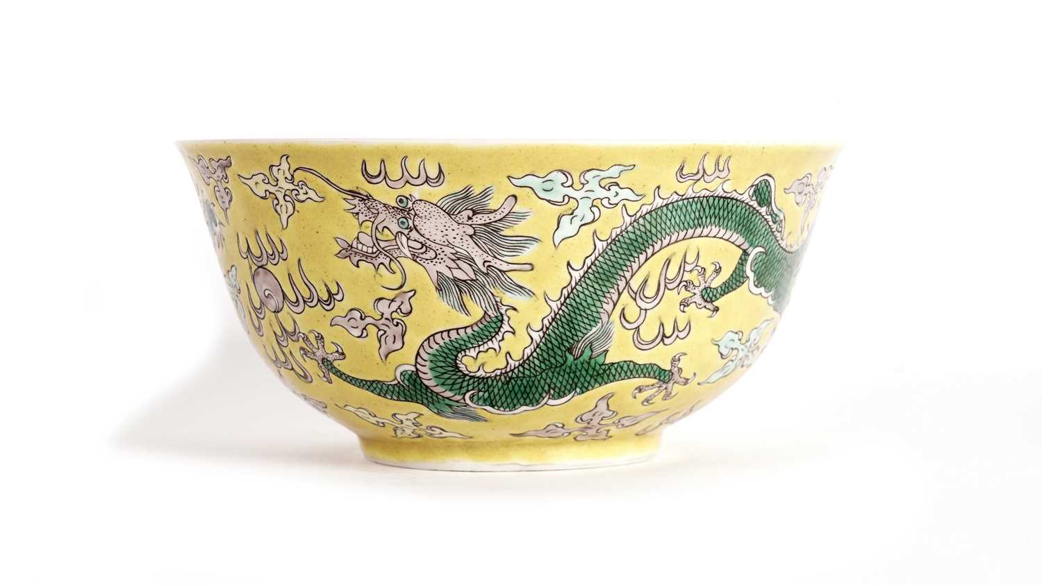 Lot 767 - Chinese Dragon Bowl