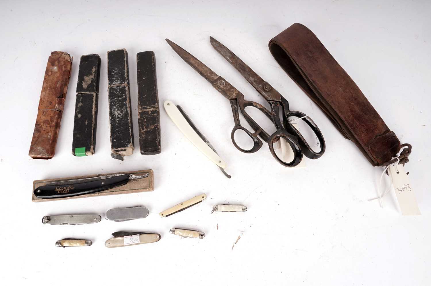 Lot 95 - A selection of vintage knives, blades and scissors