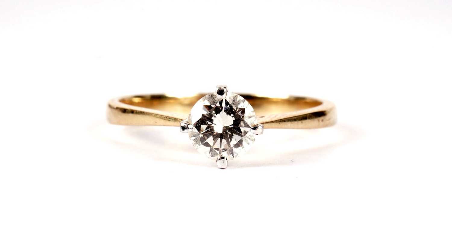 Lot 1224 - A single stone solitaire diamond ring