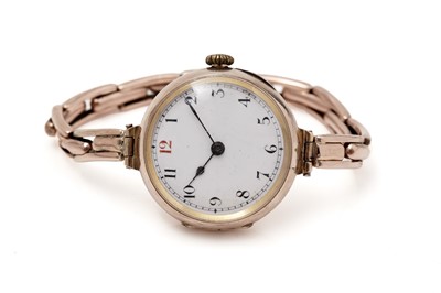 Lot 403 - A 9ct gold cased wristwatch
