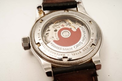 Lot 1051 - Oris Arrow Date: a stainless steel cased automatic wristwatch