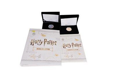 Lot 179 - A collection of Harry Potter medallions