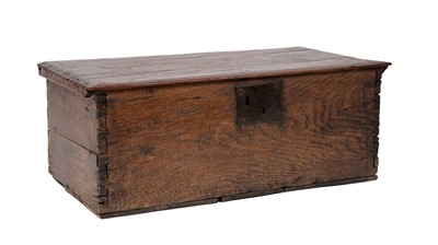 Lot 902 - An oak bible box, late 17th/18th Century