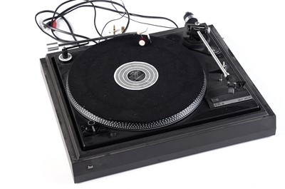 Lot 489 - A Dual 505-2 turntable