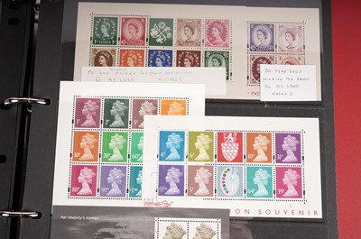 Lot 39 - Great Britain QEII and Regional Issues Machin cylinder blocks