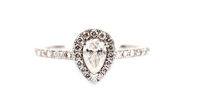 Lot 700 - A contemporary Rox single stone diamond ring