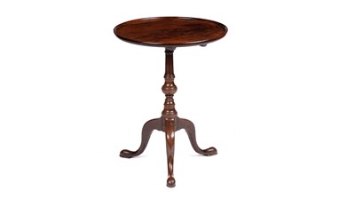 Lot 926 - A Georgian mahogany tripod wine table
