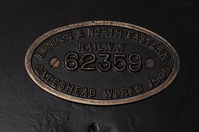 Lot 809 - A LNER (London & North Eastern Railway) cast brass work plate, 62359, Gateshead Works 1900