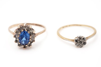 Lot 424 - Two cluster rings