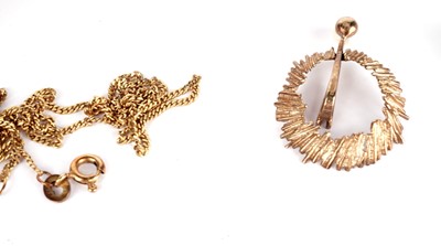 Lot 379 - A selection of gold jewellery
