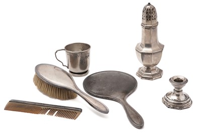 Lot 626 - A selection of Edwardian and later silver