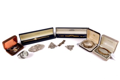 Lot 476 - A selection of silver and other jewellery